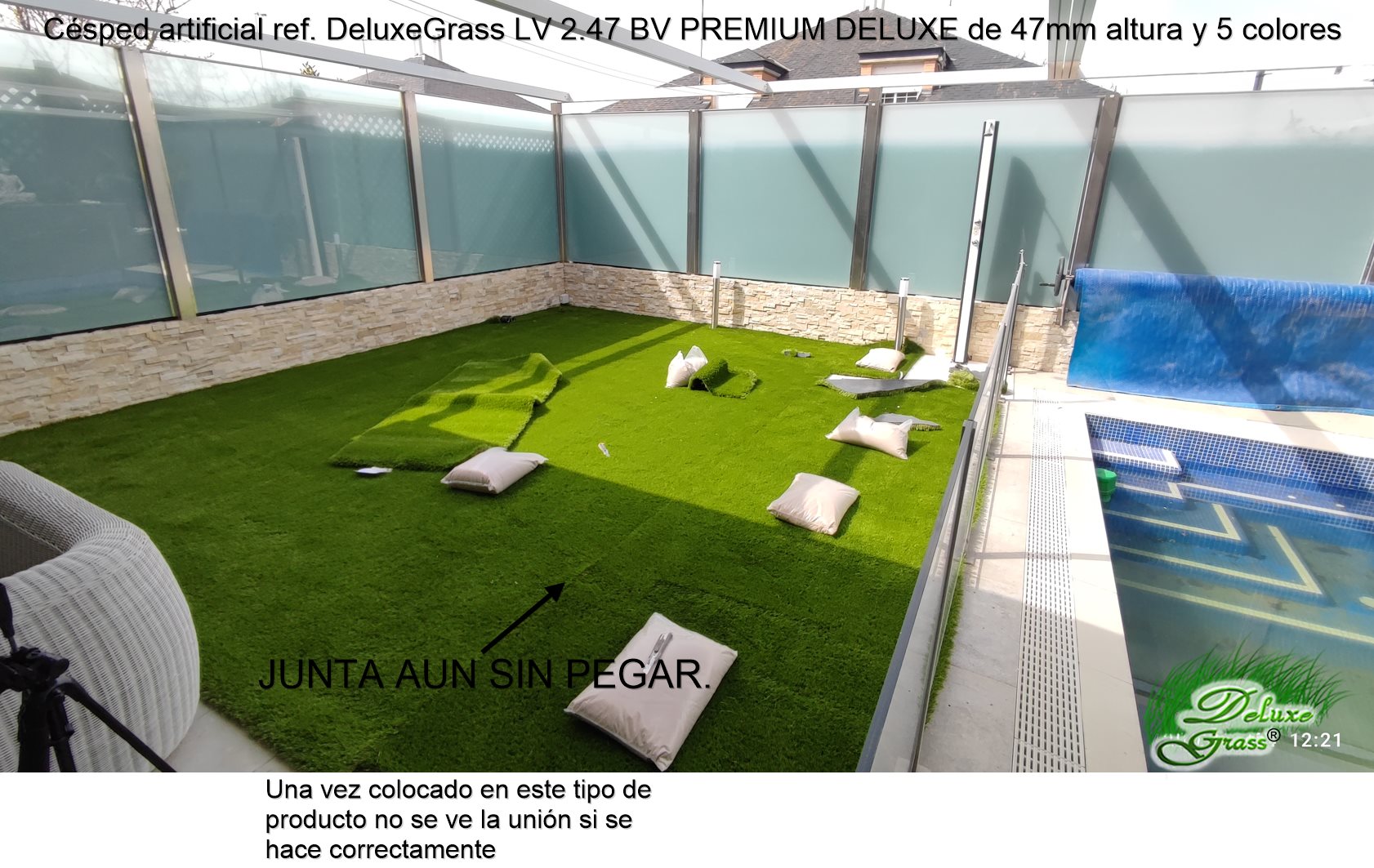 cesped-artificial-jardines-47mm-lv2.47-deluxegrass-durante-montaje