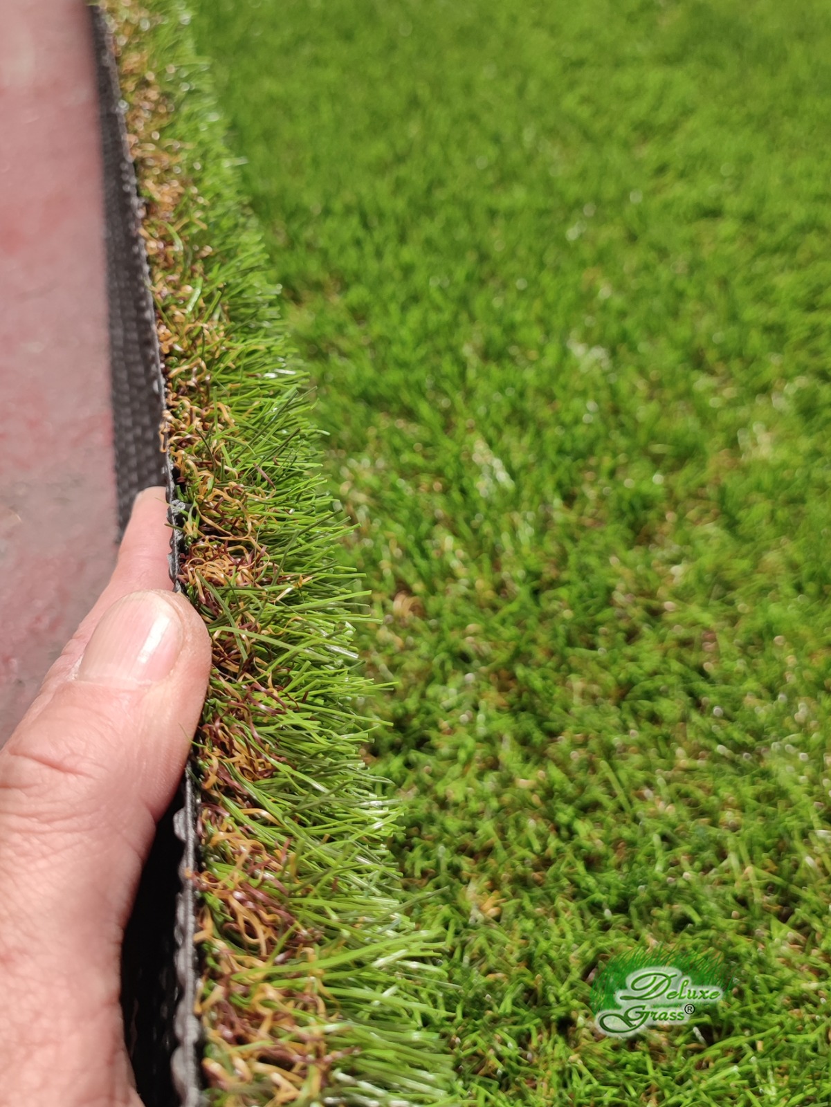 rn3.23-cesped-artificial-jardines-deluxegrass-1